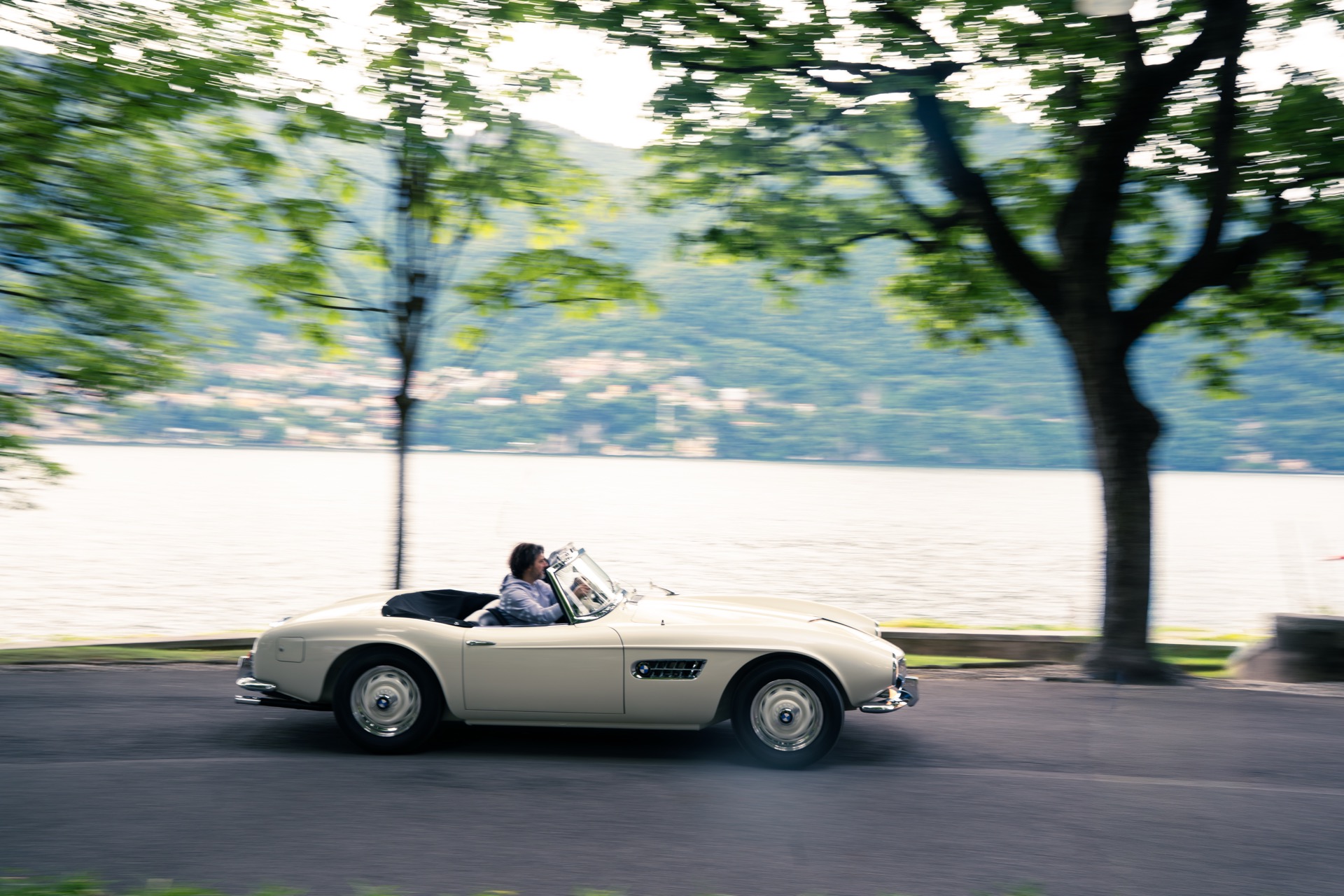 BMW 507 driving along Lake Como