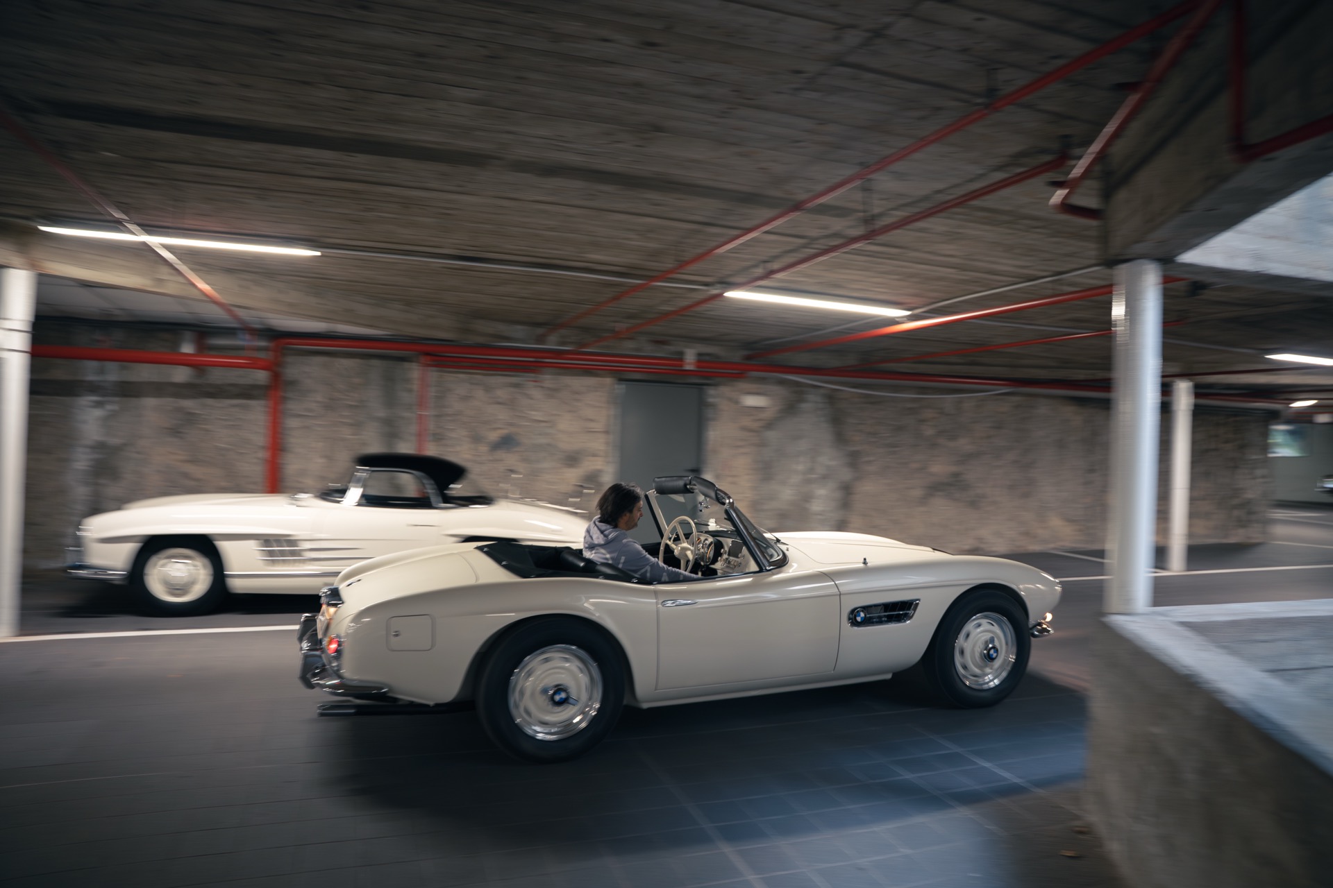 BMW 507 alongside 300SL